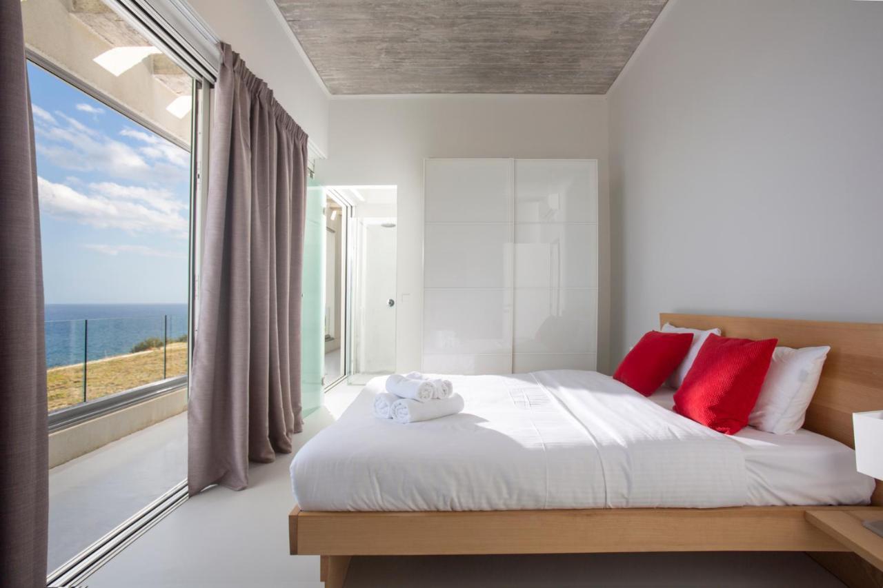 Kuro Beach House - Oceanfront Luxury & 25M Pool Αχλιά Εξωτερικό φωτογραφία