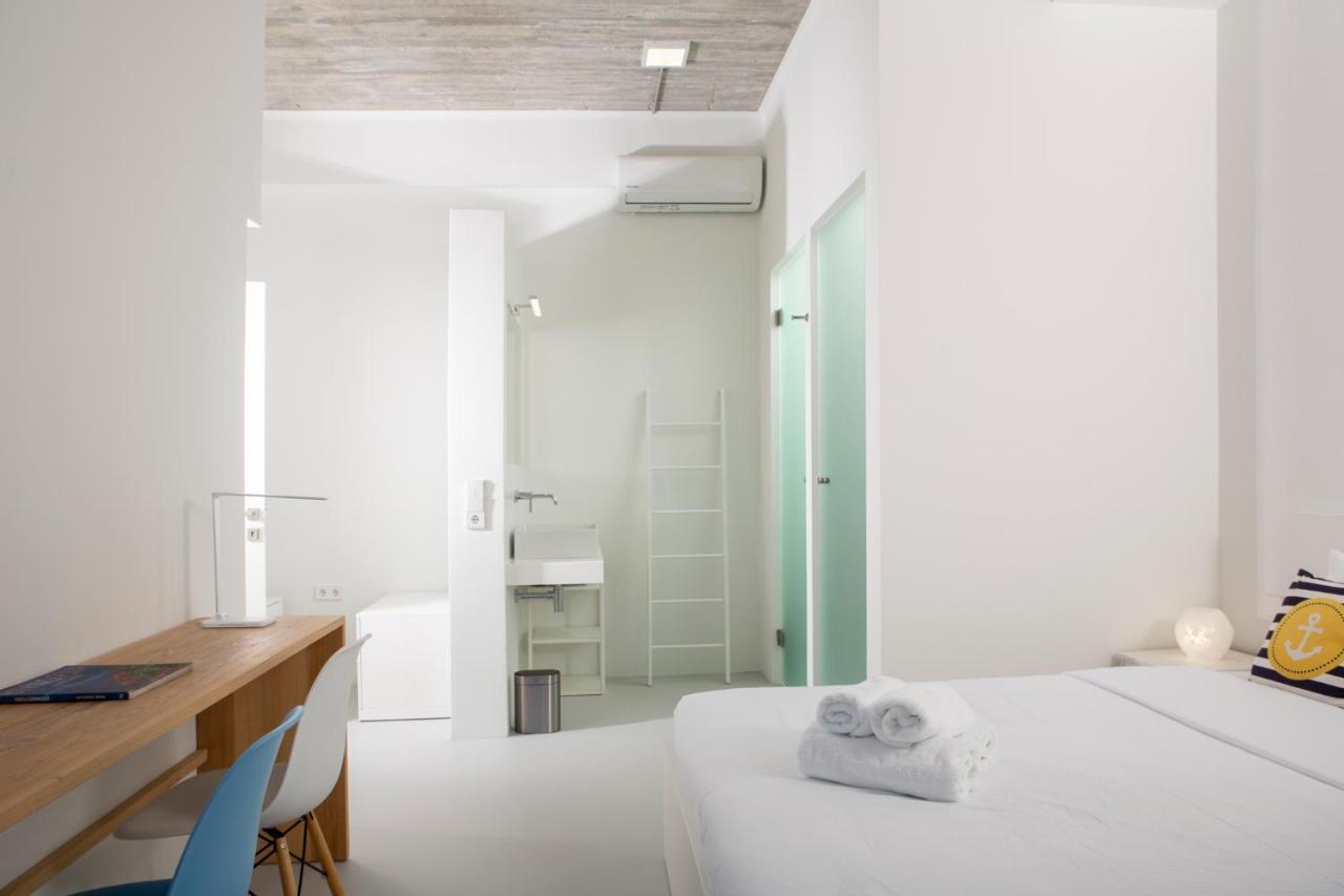 Kuro Beach House - Oceanfront Luxury & 25M Pool Αχλιά Εξωτερικό φωτογραφία